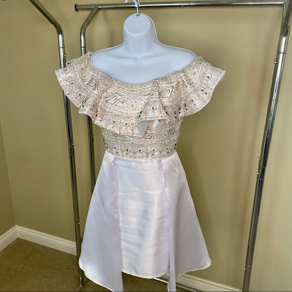 Tony Bowls size 2 white cocktail dress